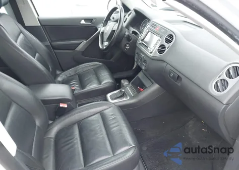 2010 Volkswagen Tiguan Se z USA, uszkodzony, nr VIN WVGBV7AX2AW503683